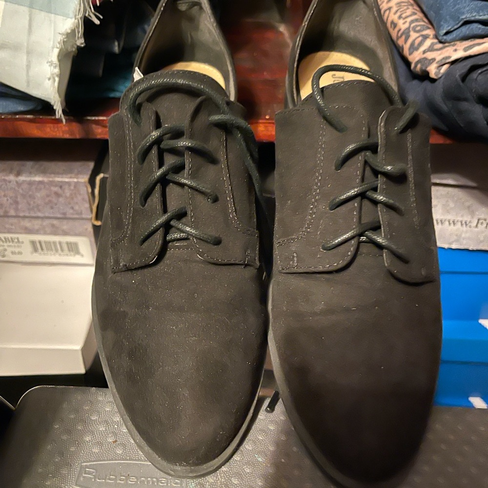 Cute flats with laces and side cut out design.